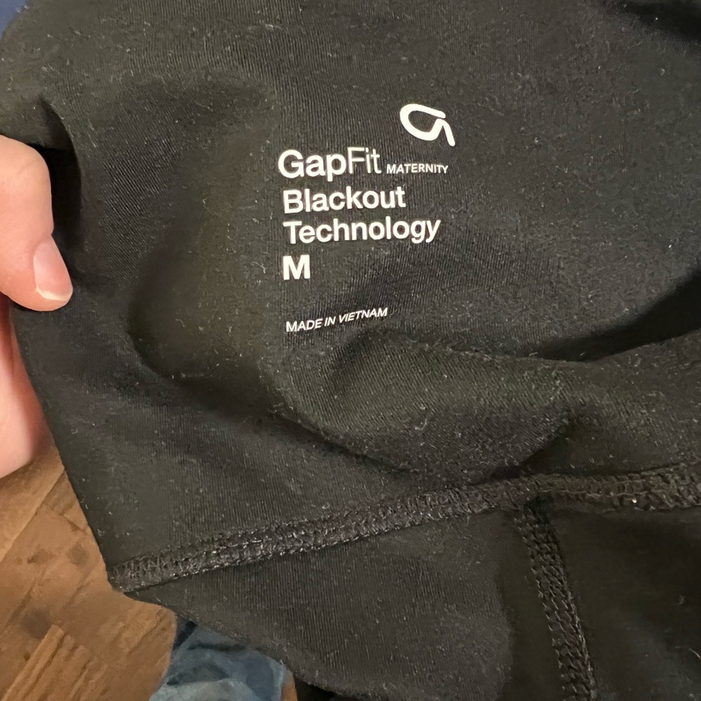 GAP Fit Blackout Maternity Leggings M